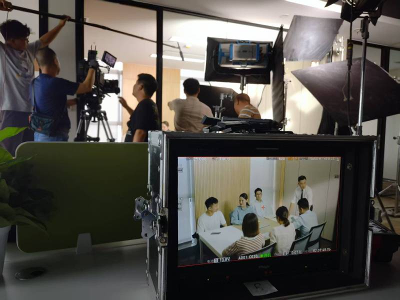 喀喇沁旗TVC拍摄公司：科技产品视觉化大师，诠释未来感与功能美学
